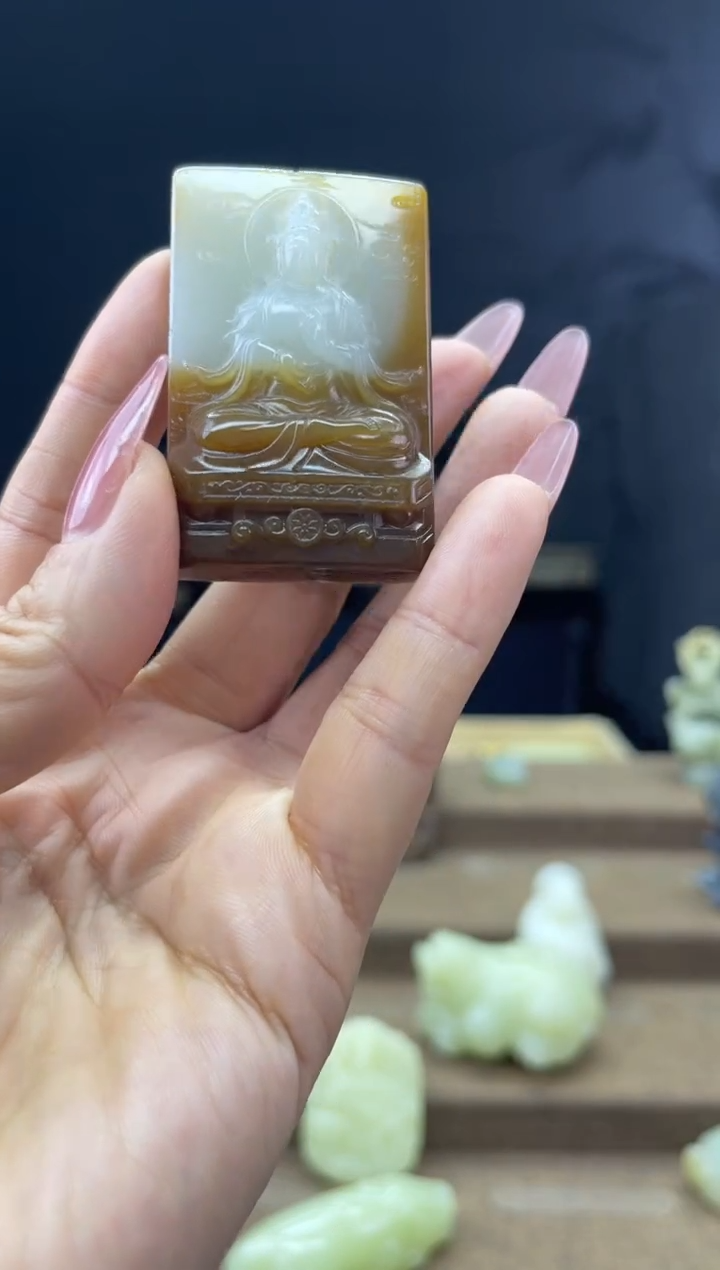 颈饰未镶嵌和田玉1