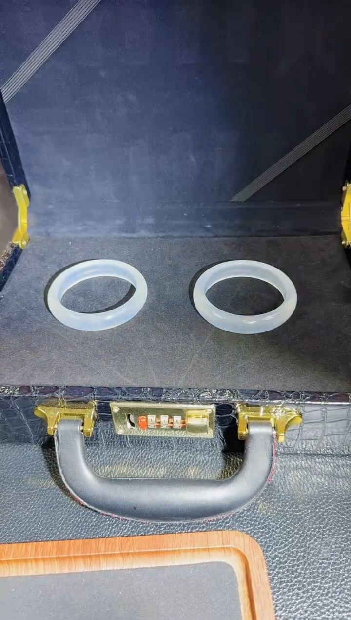 【闪购商品】石英岩玉手镯未镶嵌多样性发货只发一件