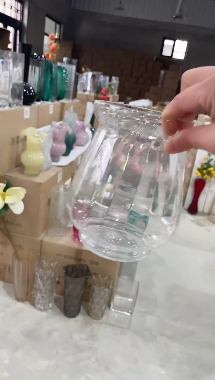 【闪购商品】无铅玻璃透明竖纹花瓶