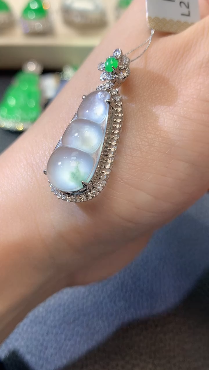 【闪购商品】翡翠吊坠(不含链)18K金镶嵌C20