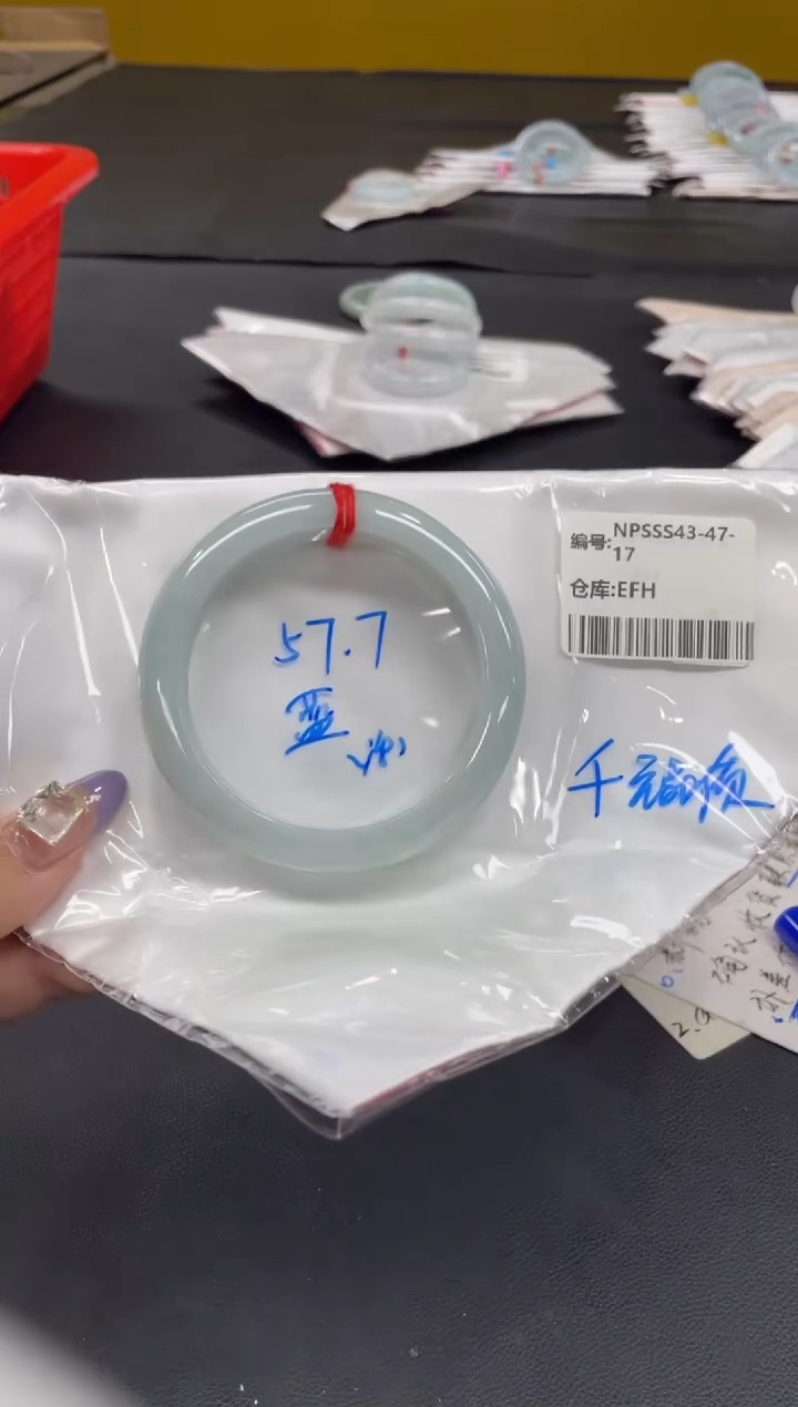 未镶嵌手镯翡翠翡翠手镯