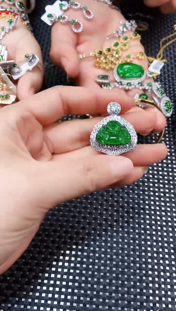 【闪购商品】翡翠吊坠(不含链)未镶嵌111111111