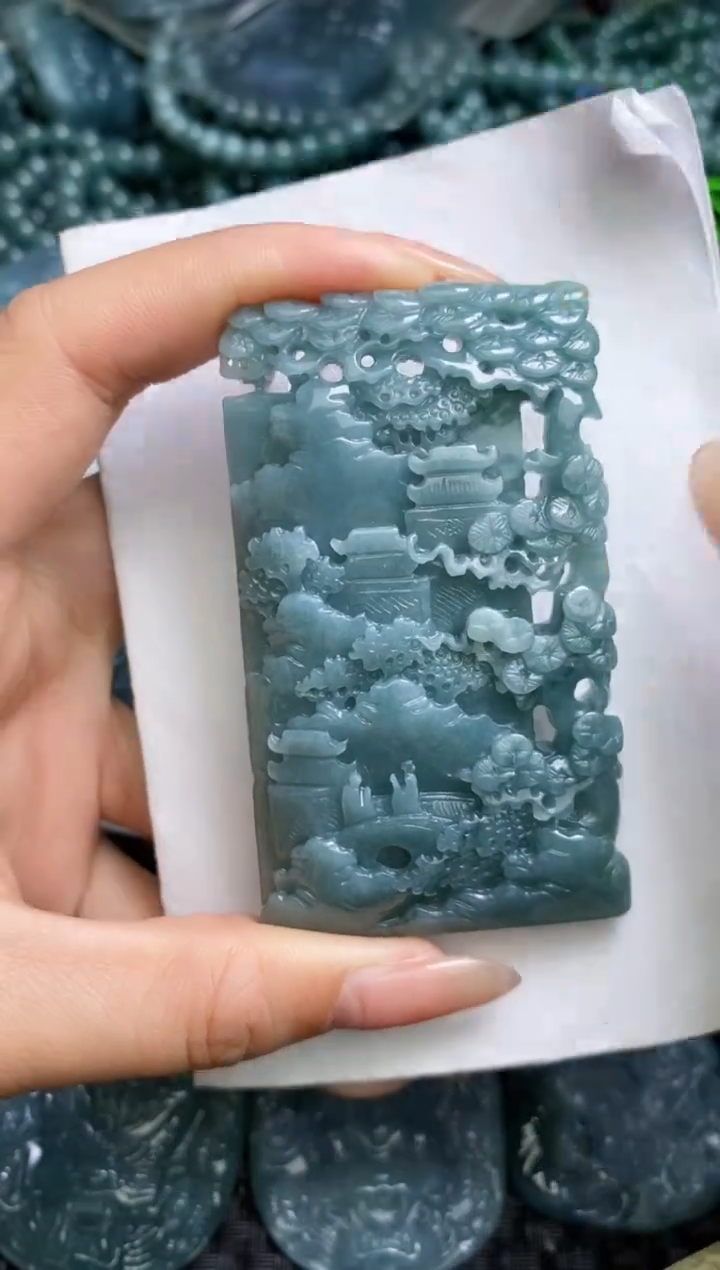 【闪购商品】翡翠颈饰未镶嵌          