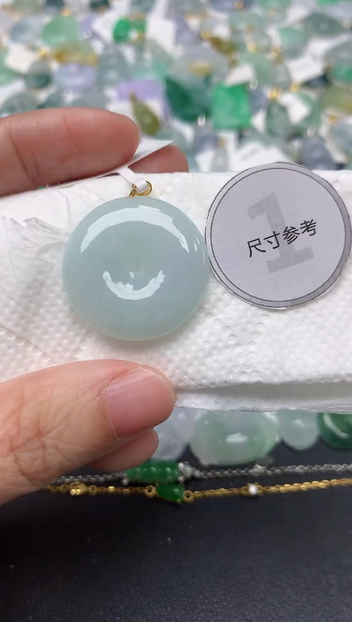 颈饰18K金镶嵌翡翠天然缅甸A货翡翠