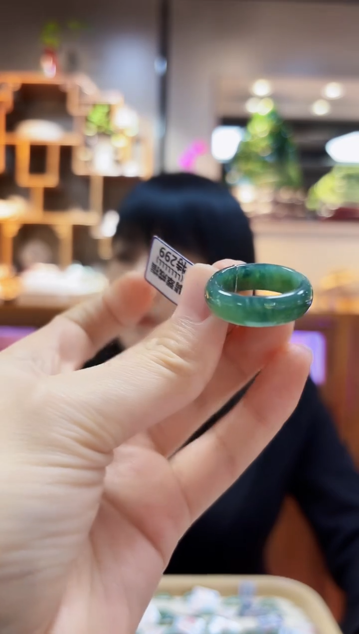 【闪购商品】翡翠颈饰未镶嵌19戒指