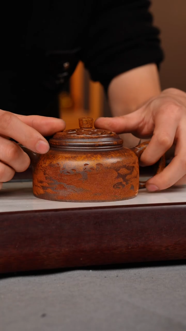 【闪购商品】紫砂茶壶龙骨金砂 镂空钮德钟 刻绘