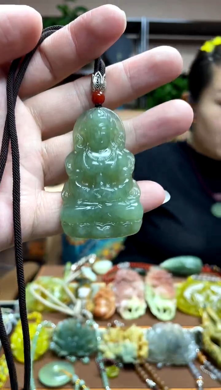 未镶嵌岫玉吊坠多样性发货发其中之一