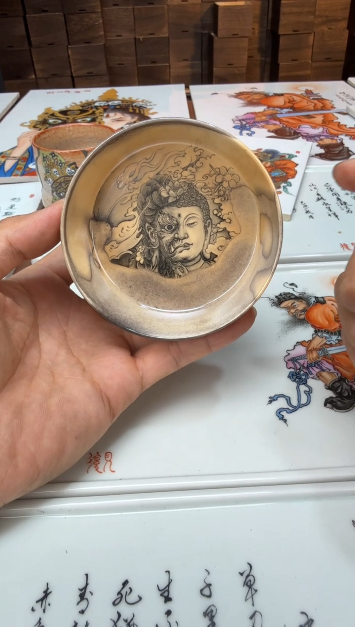 以笔为心，以瓷为纸。