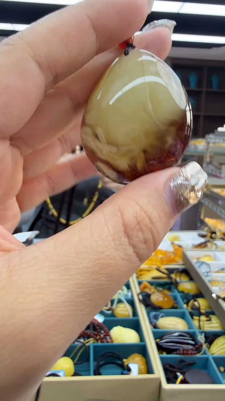 琥珀颈饰未镶嵌102秒拍号 假一罚三 