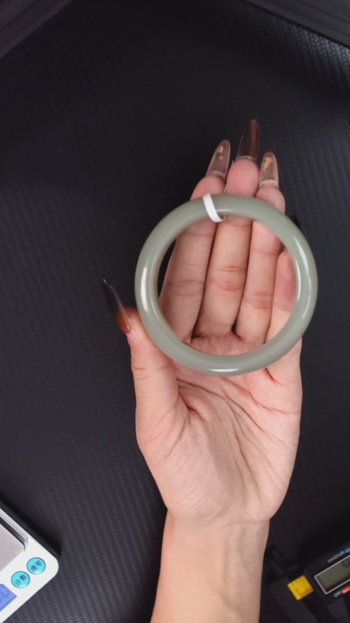 未镶嵌手镯和田玉且末近矿微色差58+j