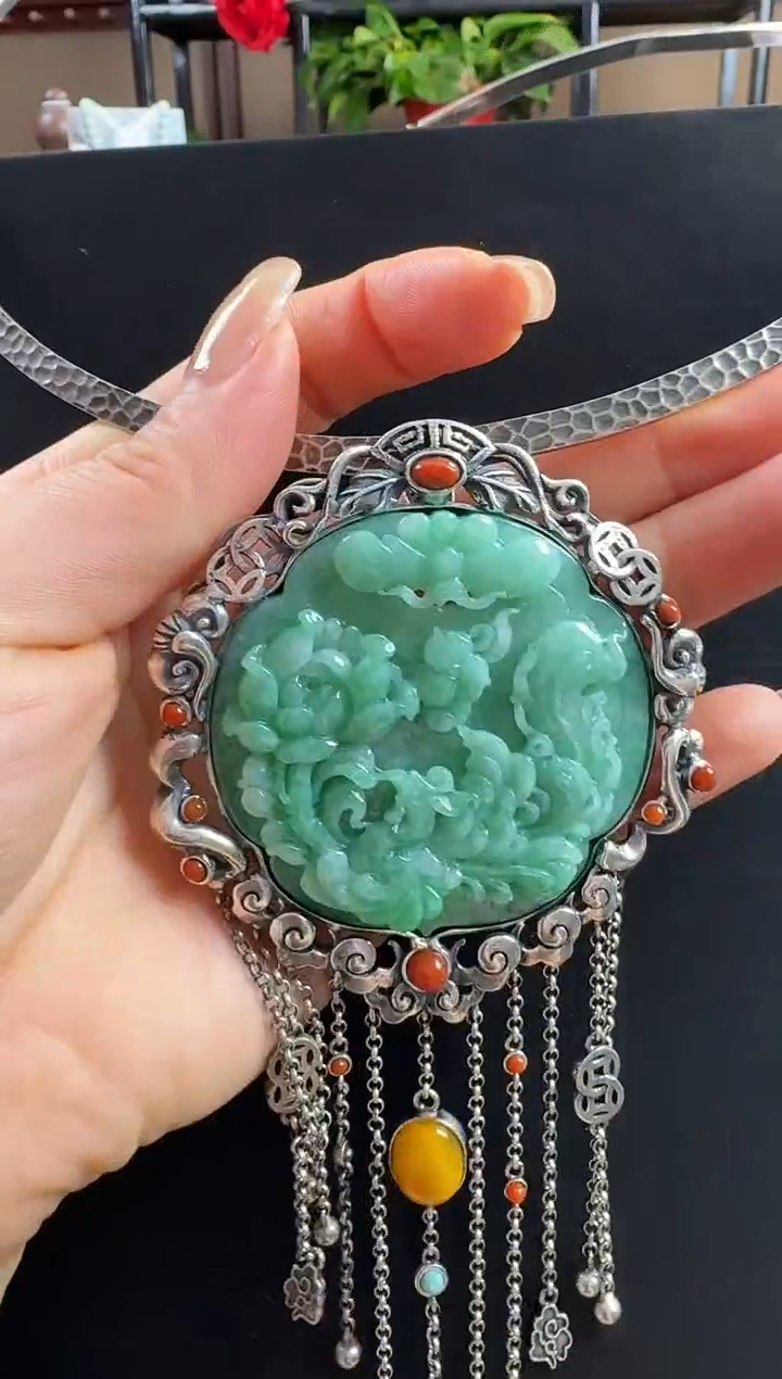 颈饰银S925镶嵌翡翠凤牌