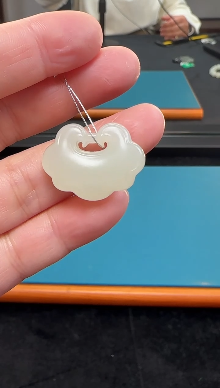 未镶嵌和田玉挂件新疆和田玉于田料平安锁