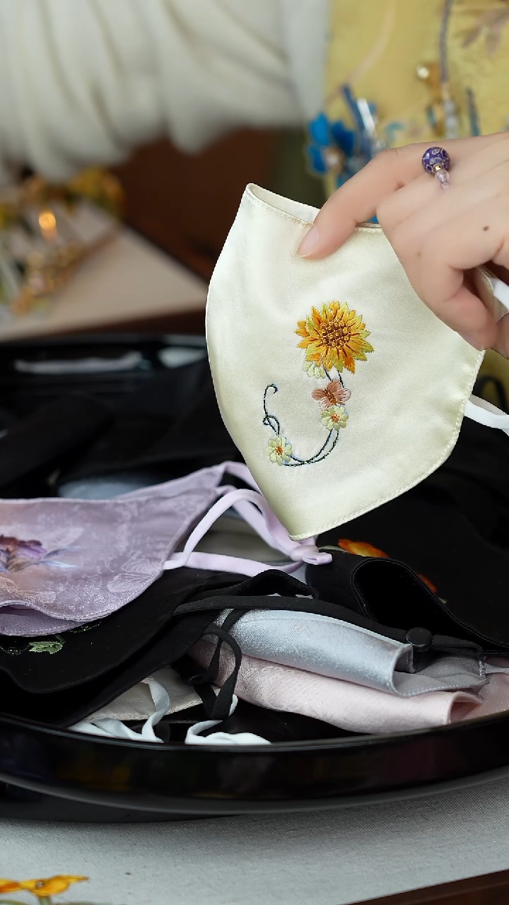 刺绣闪购口罩不可退换介意勿拍