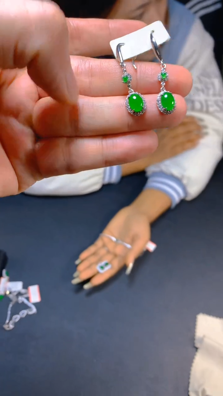 【闪购商品】翡翠耳饰未镶嵌0783296728多样性发一