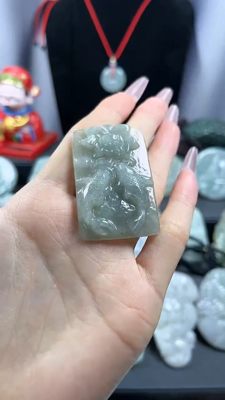 【闪购商品】翡翠颈饰未镶嵌年年有余