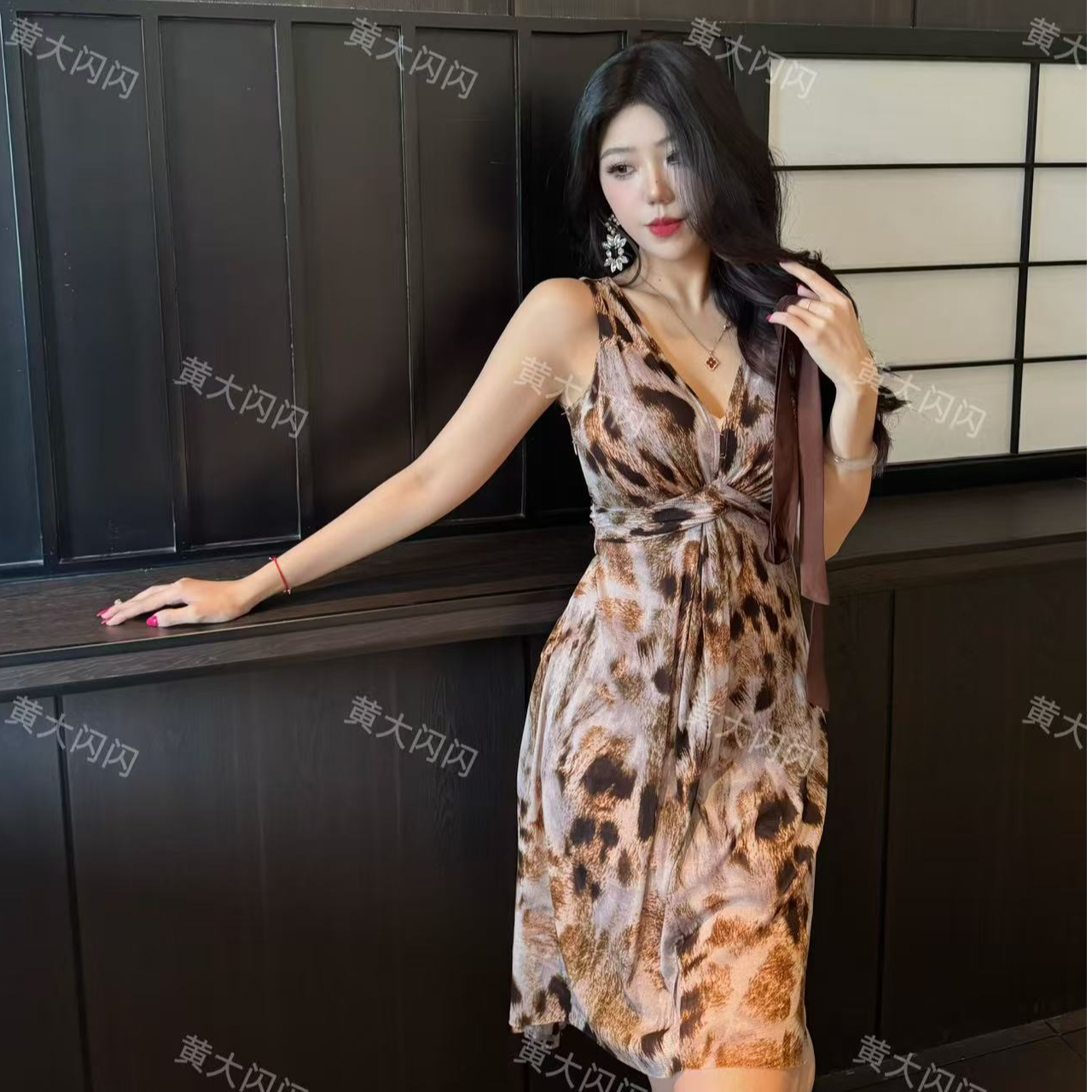 【HDSS】(野纯风)随拍气质修身定制纯欲女人显瘦连衣裙SSQ2710