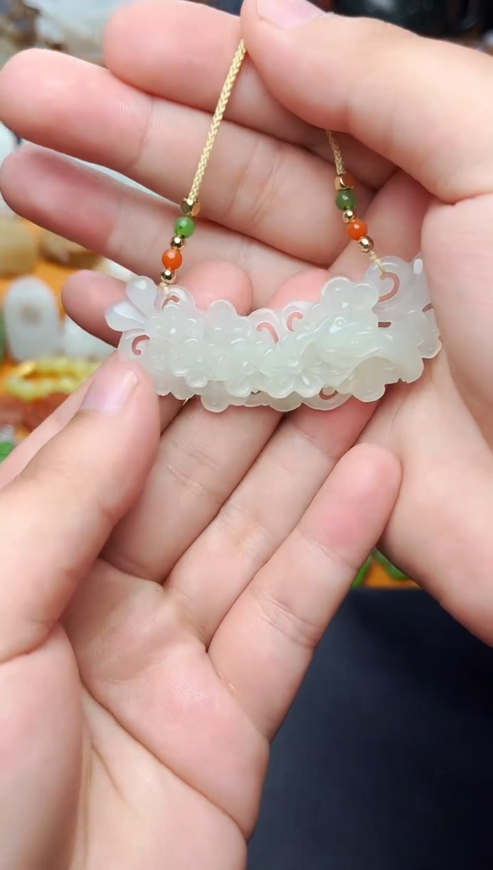 【闪购商品】和田玉颈饰未镶嵌喜上眉梢01