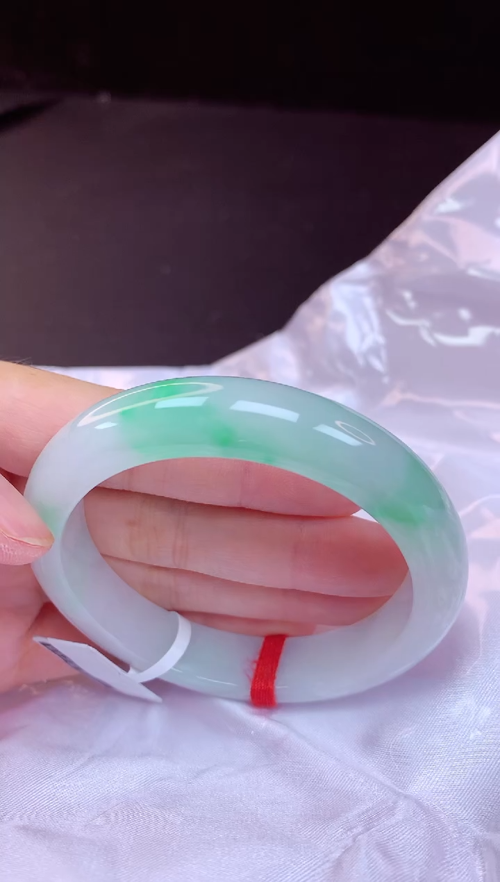 翡翠手镯未镶嵌54+             