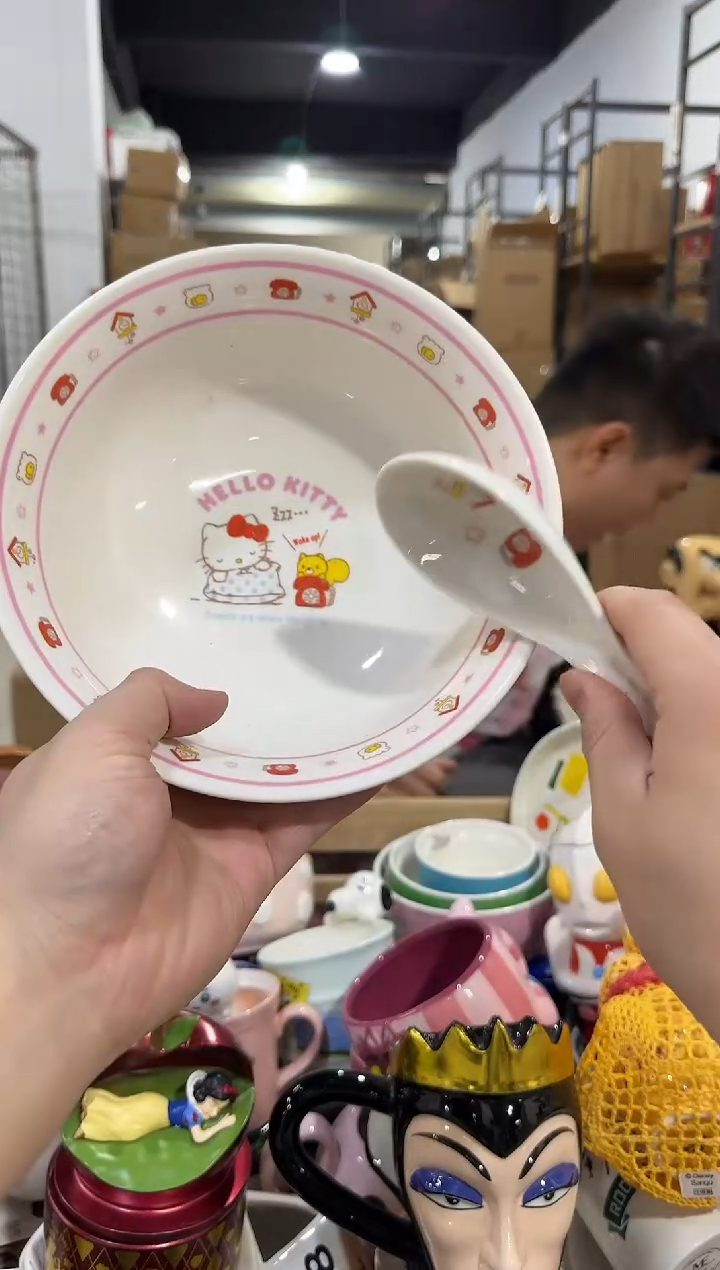 瓷片粉色原盒kt猫碗勺2件套