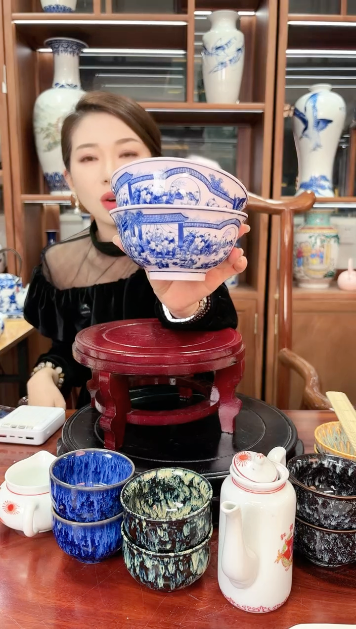 A49景德镇红稀稀百子闹春饭碗两只