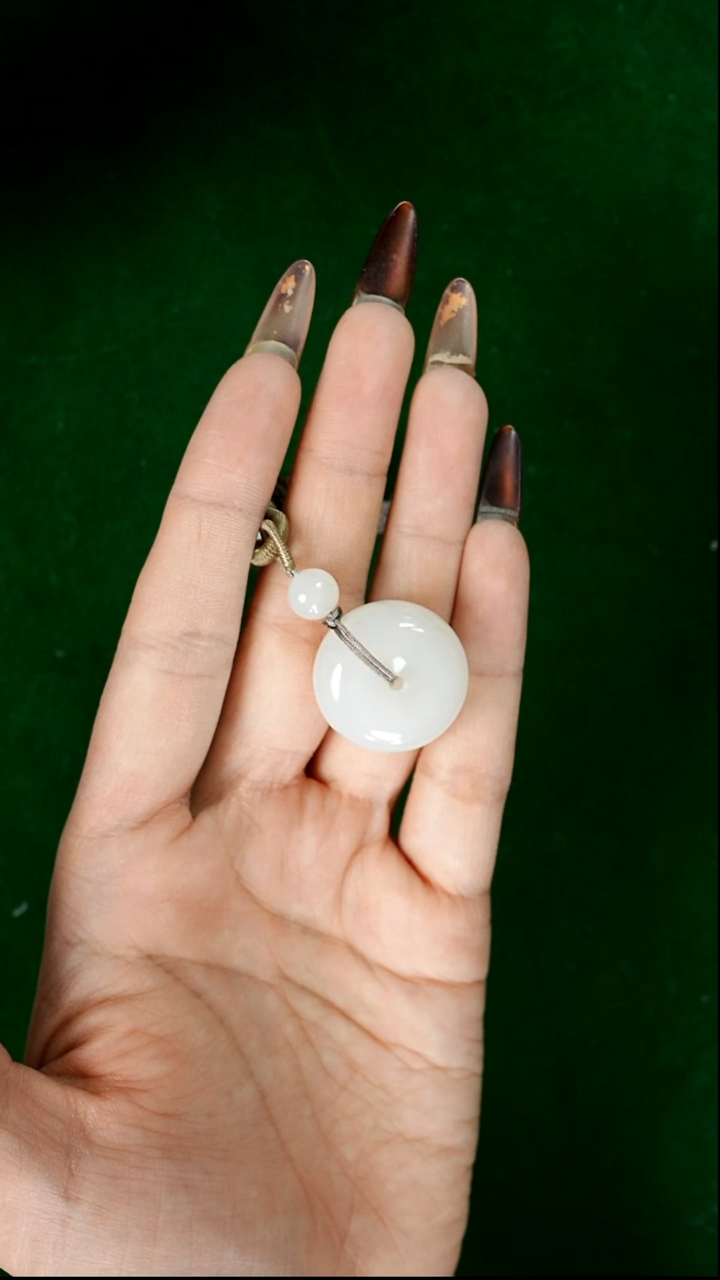 吊坠(赠链)未镶嵌和田玉黔****茶黑山微色差M