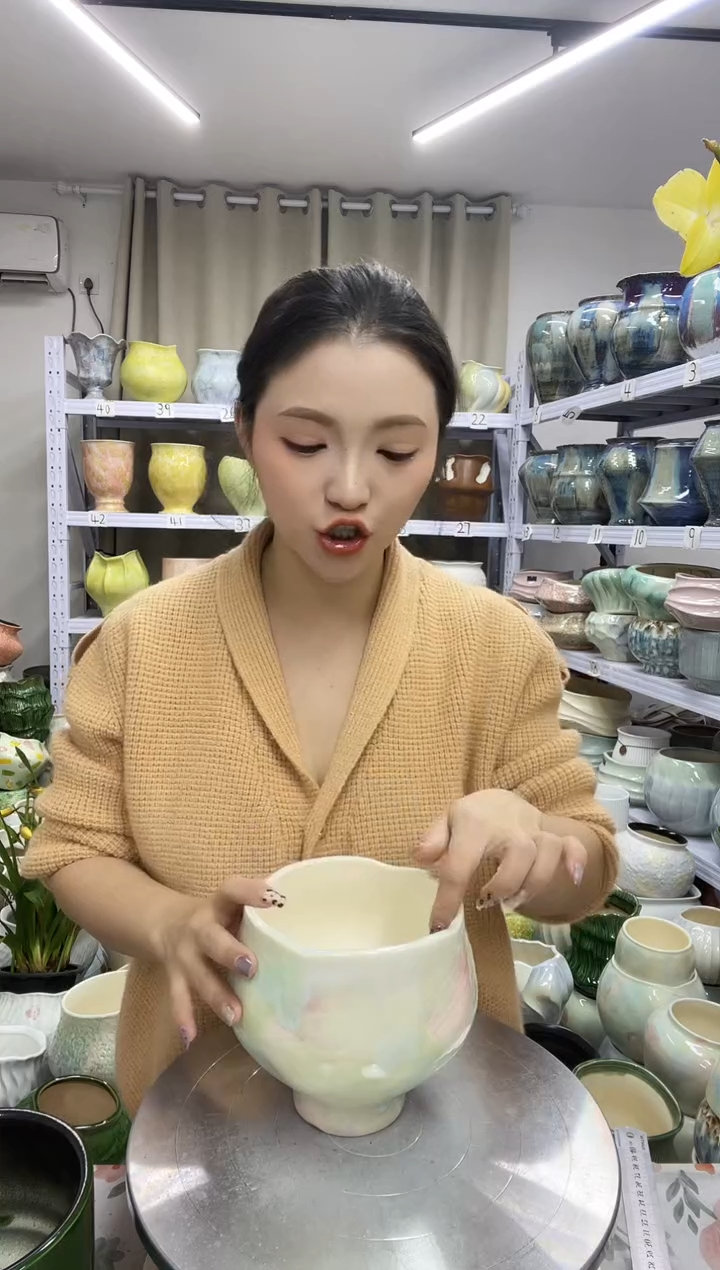 【12.4号】  花盆  高 ：  13.5  口：12.5