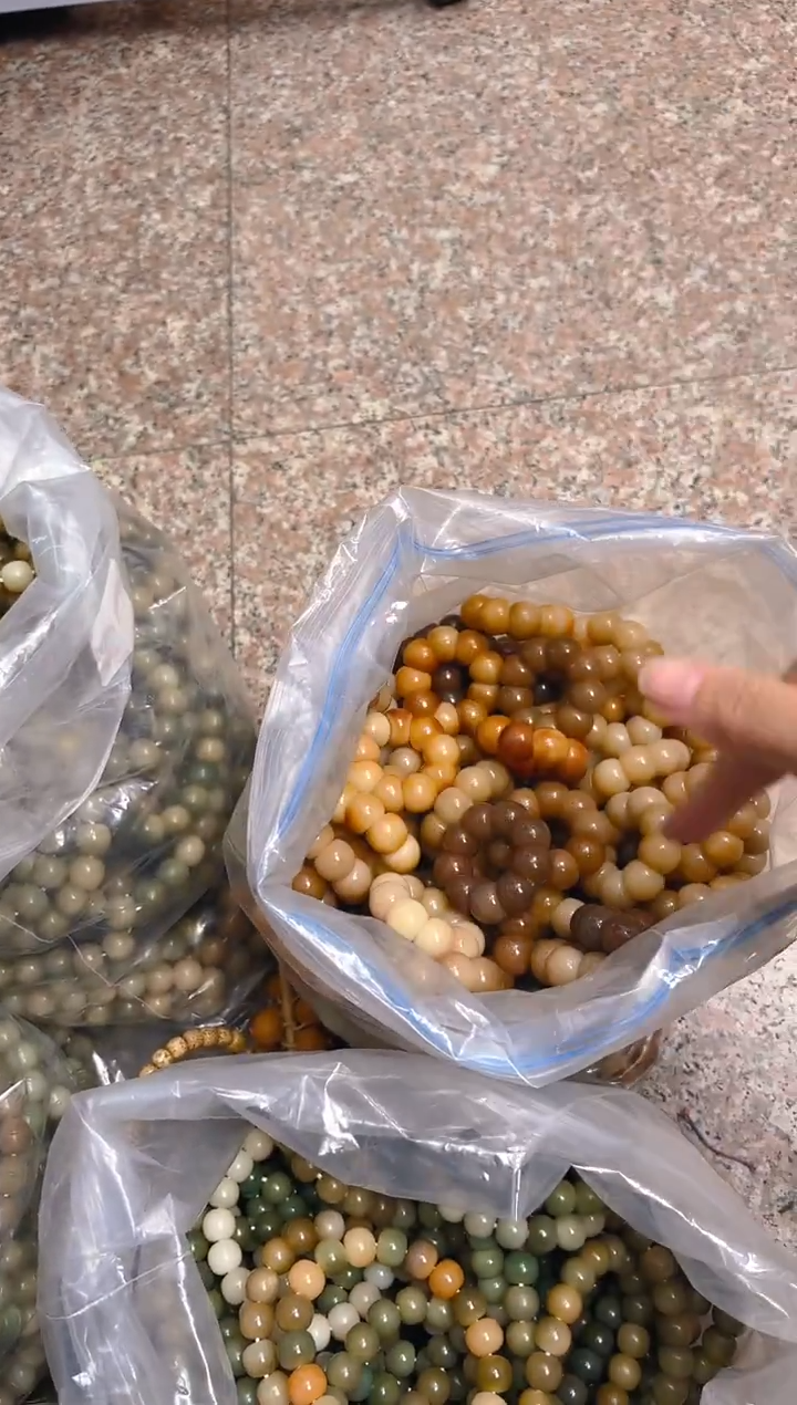 吊坠菩提根/象牙果混色手捻  随机一条