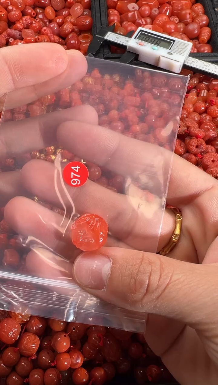 【闪购商品】南红玛瑙颈饰未镶嵌1