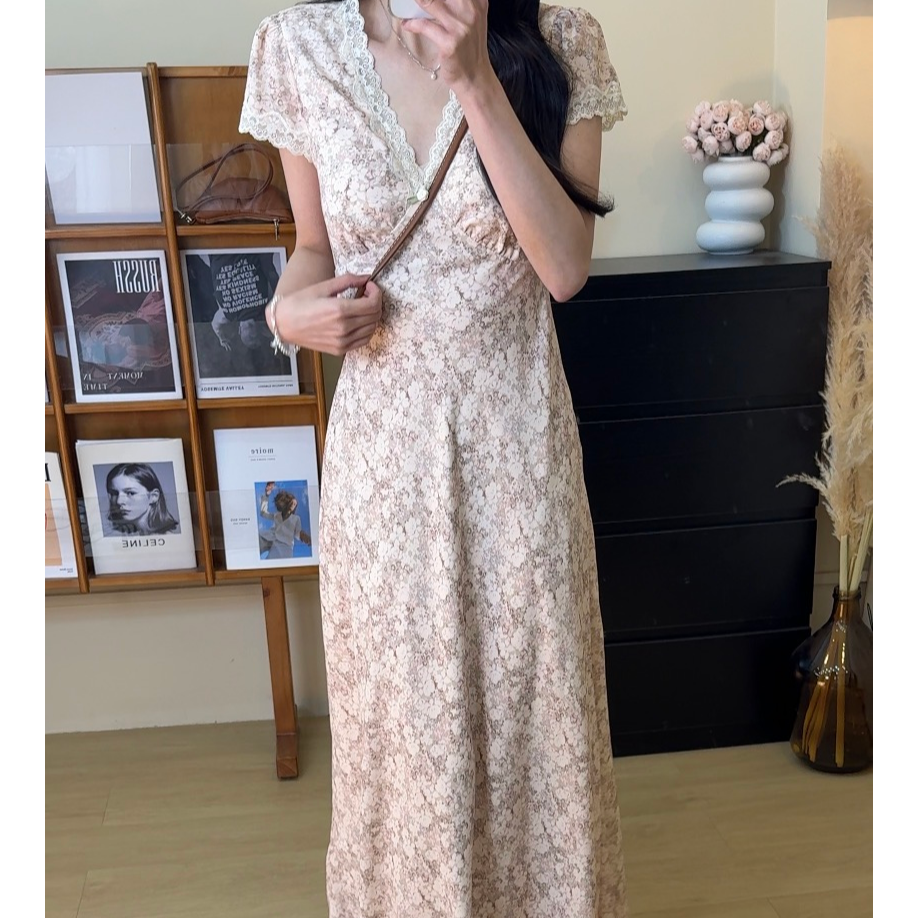 法式优雅显瘦碎花连衣裙气质2025新款海边度假风V领收腰长裙潮