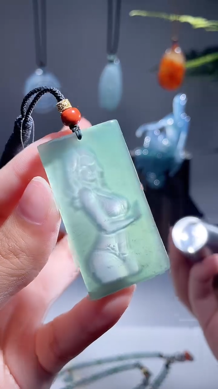 颈饰未镶嵌翡翠挂件