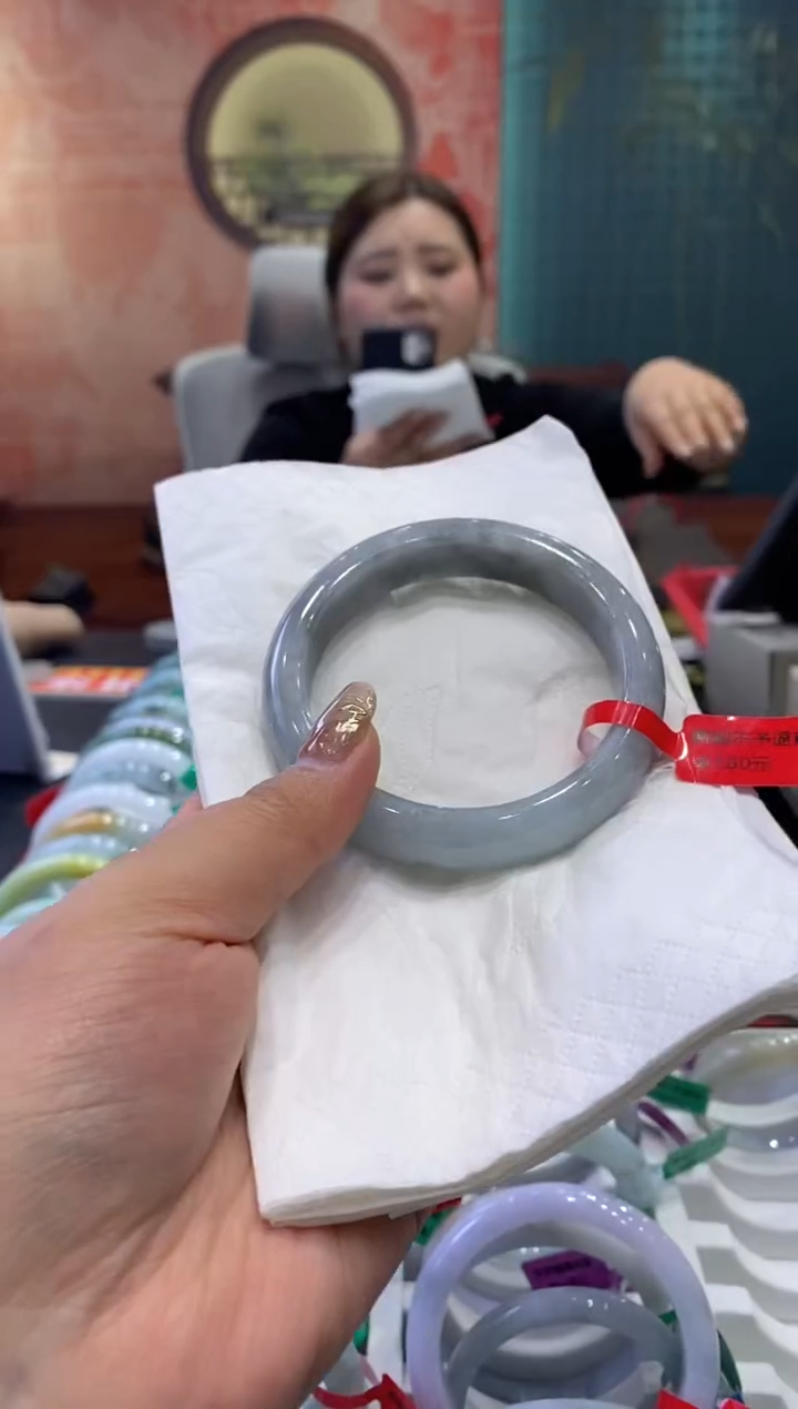 【闪购商品】翡翠手镯未镶嵌多人0012238