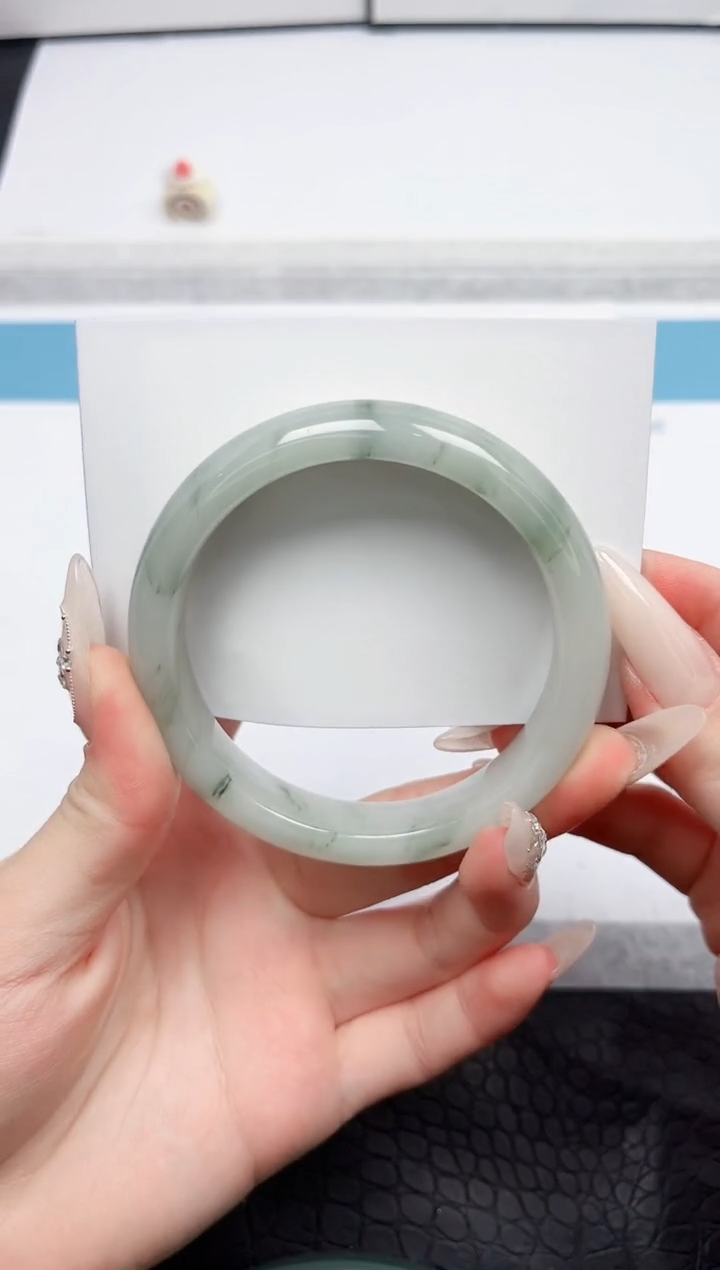 【闪购商品】石英质玉手镯未镶嵌135-58.8