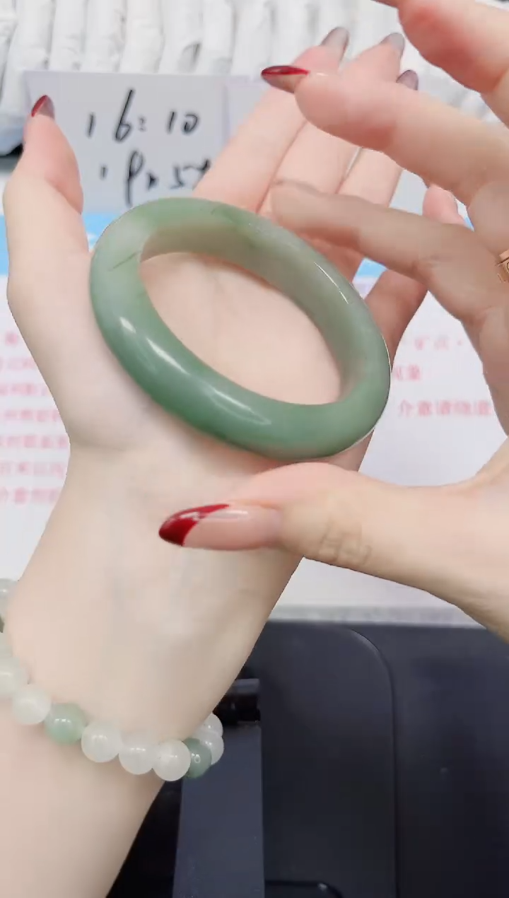 【闪购商品】石英质玉手镯未镶嵌153