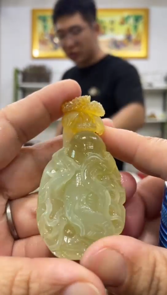 未镶嵌岫玉吊坠 