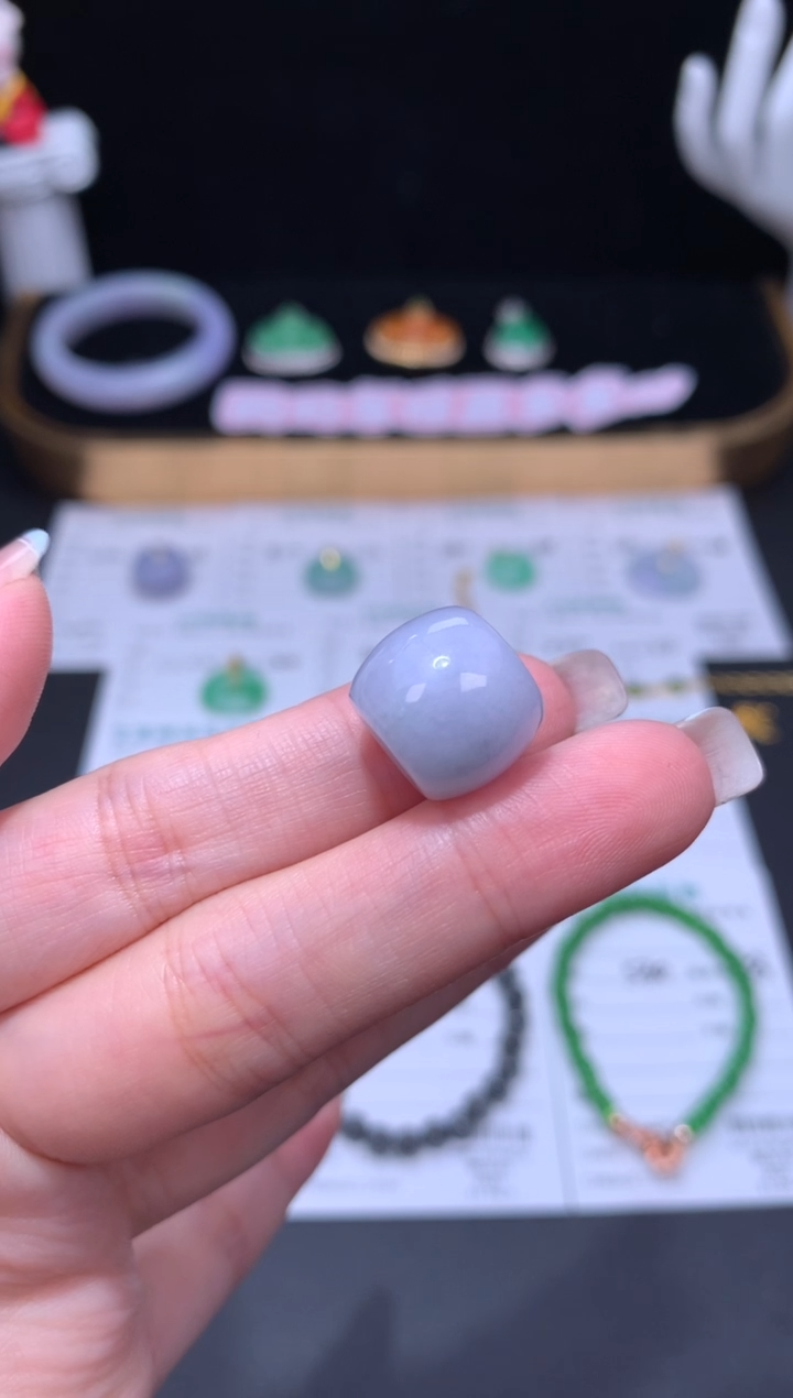 未镶嵌定制翡翠48小时鉴赏期 退货不扣服务费