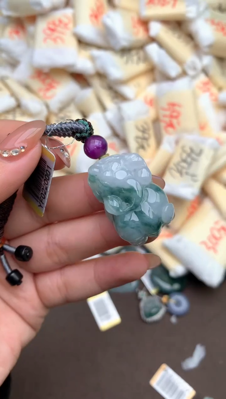 【闪购商品】翡翠挂件未镶嵌— 