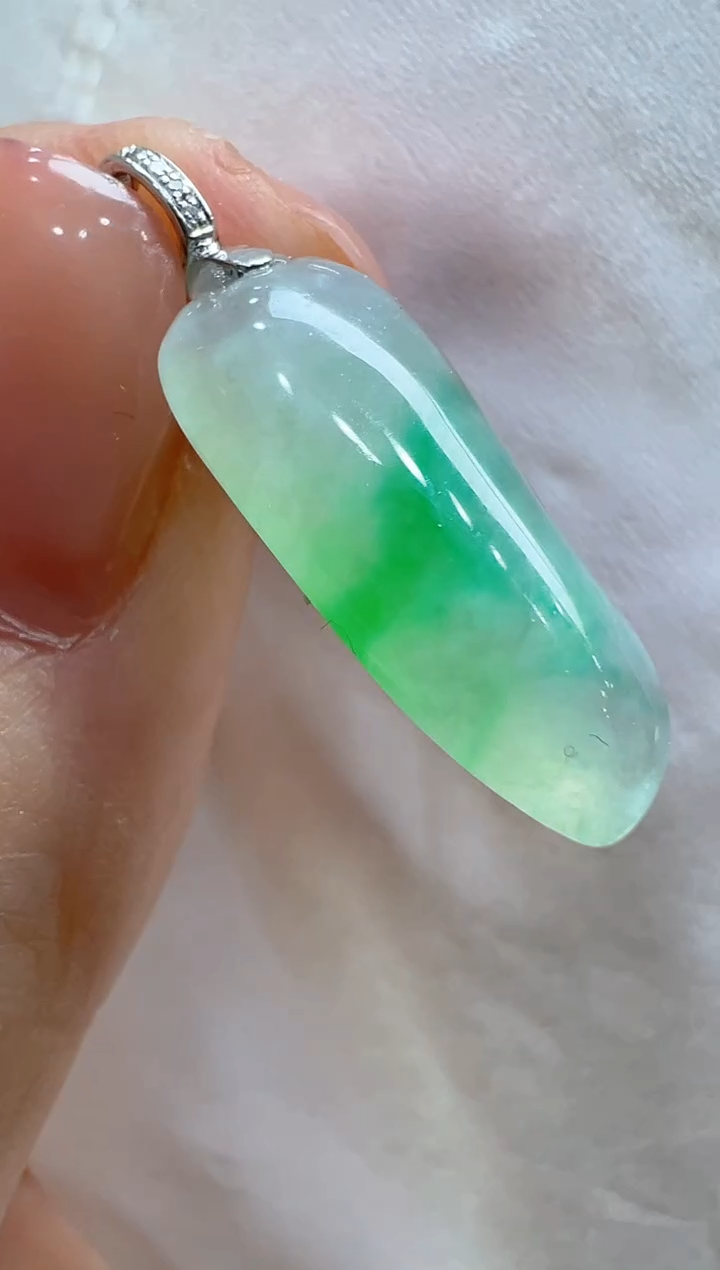 【闪购商品】翡翠吊坠(不含链)18K金镶嵌多样性发货拍一发一