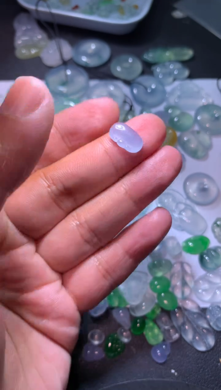 【闪购商品】翡翠颈饰未镶嵌如意