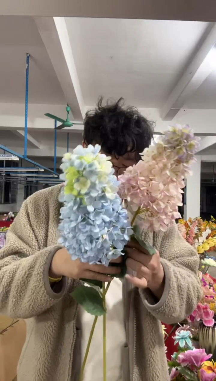 【闪购商品】仿真花朵塔绣球花2束