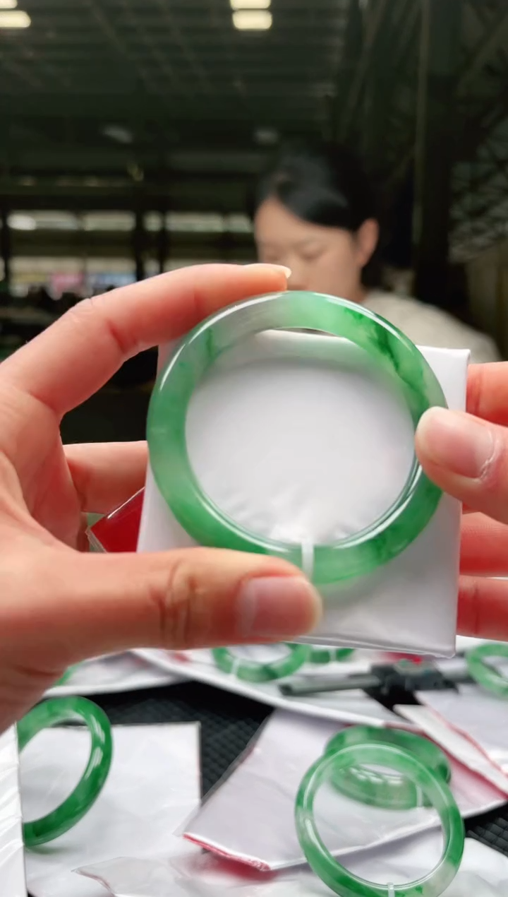 【闪购商品】石英质玉手镯未镶嵌1-天然非洲翠手镯