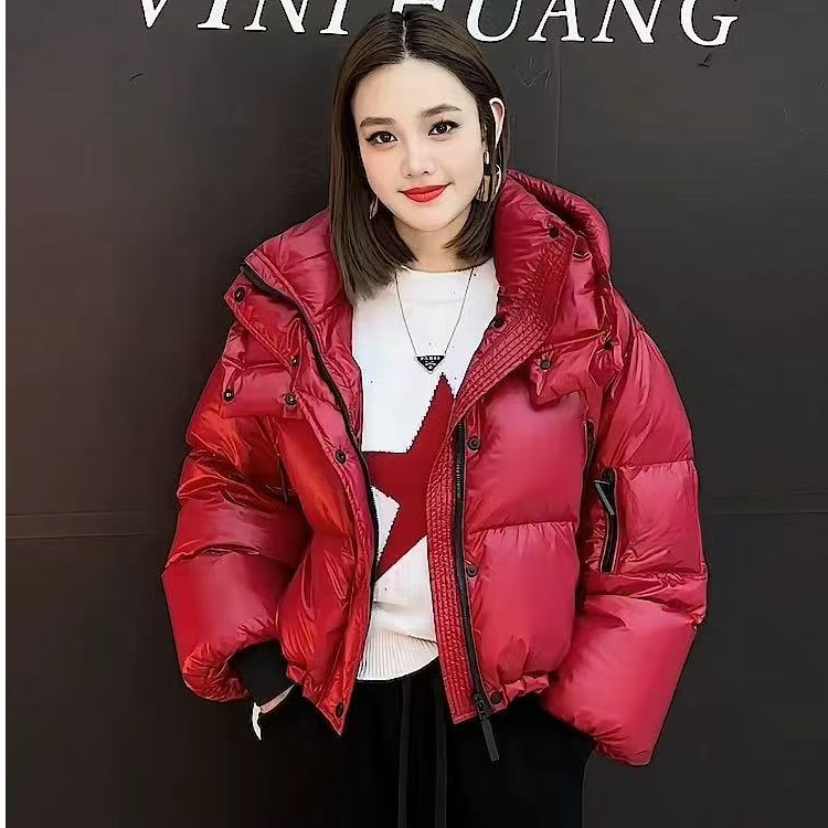 短款连帽白鸭绒羽绒服女