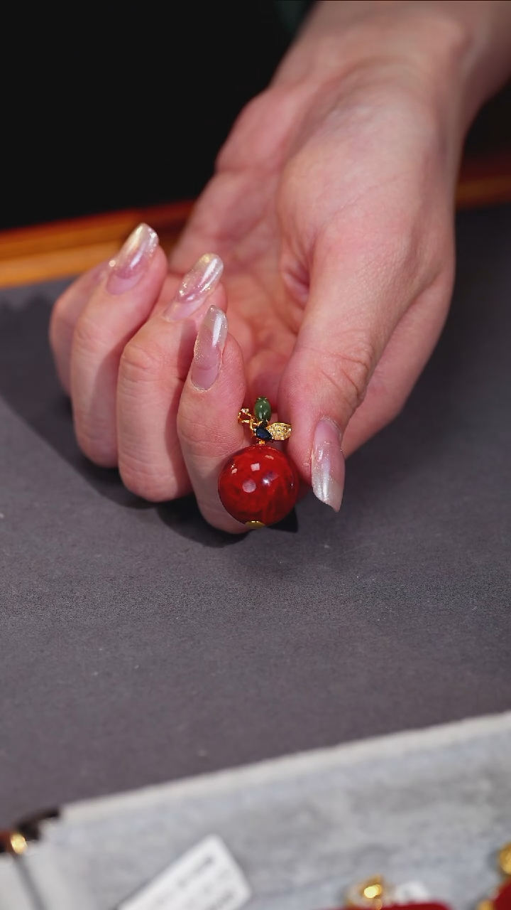 吊坠(不含链)18K金镶嵌南红玛瑙原矿D6-1