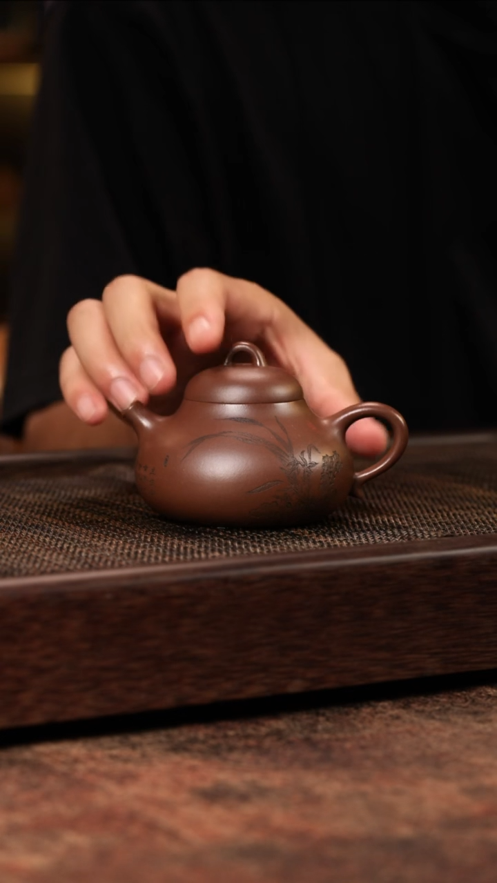 茶壶紫砂兰花乳丁