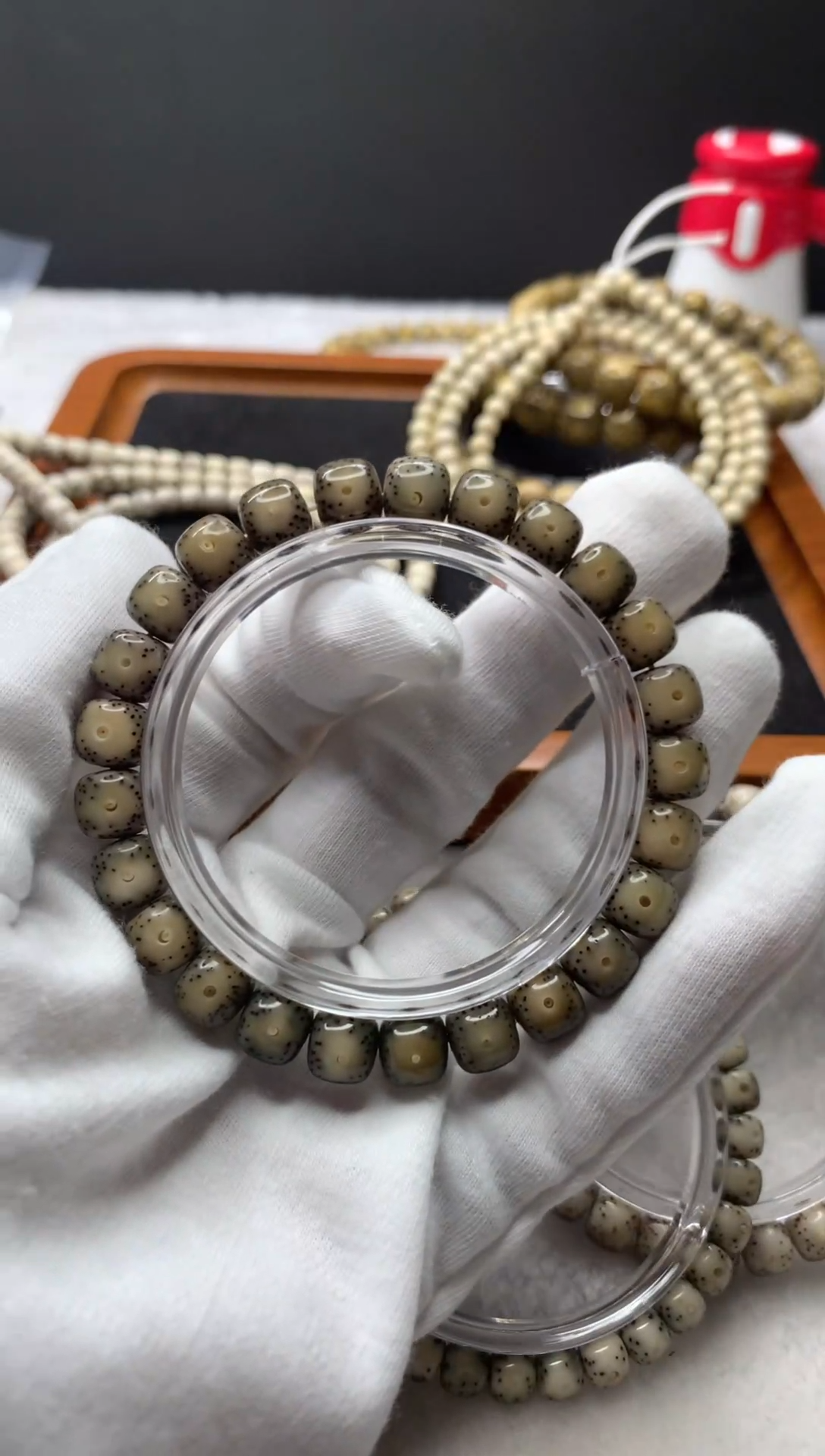 星月菩提手串9*8绿包白黄金瞳