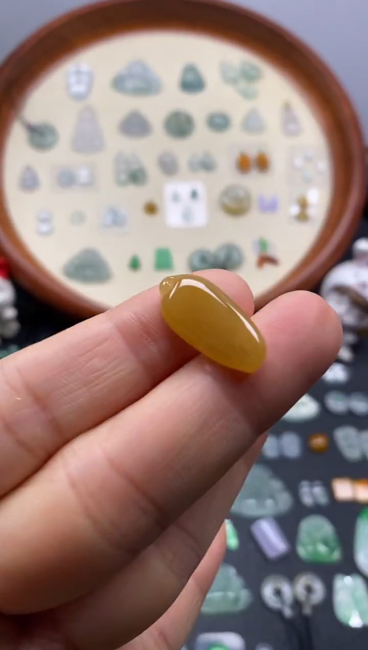 颈饰未镶嵌翡翠黄翡福瓜/芬