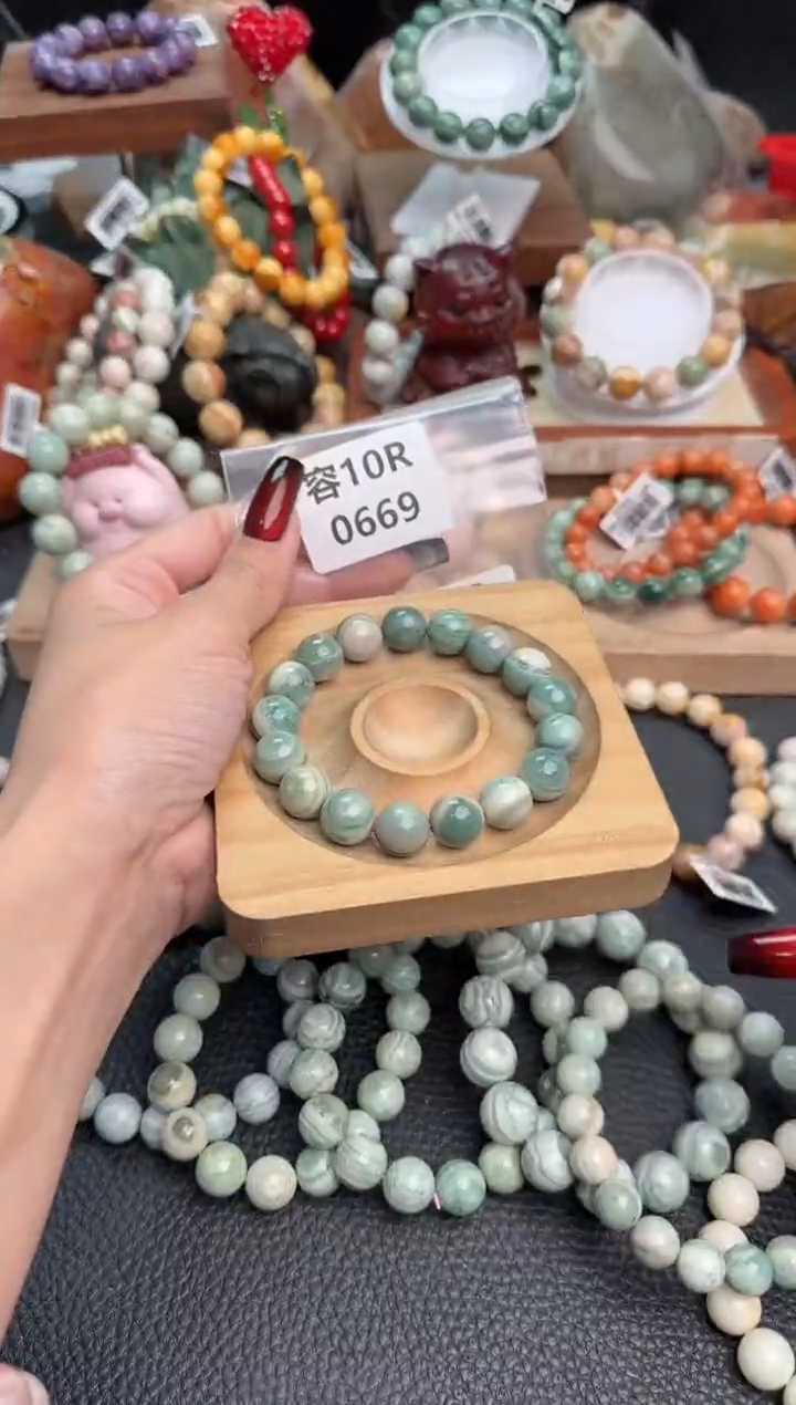 【闪购商品】石英质玉手链未镶嵌10R0669