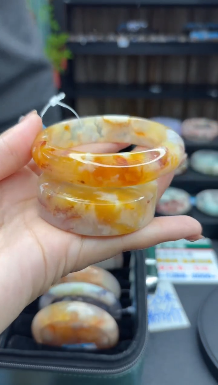 【闪购商品】石英质玉手镯未镶嵌948（57圈赠送镯心）