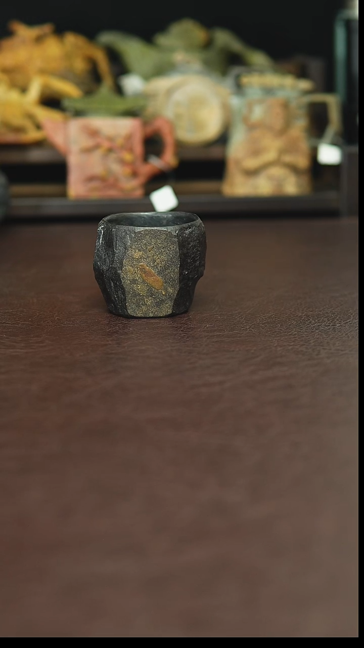 冰碛岩原皮手凿杯