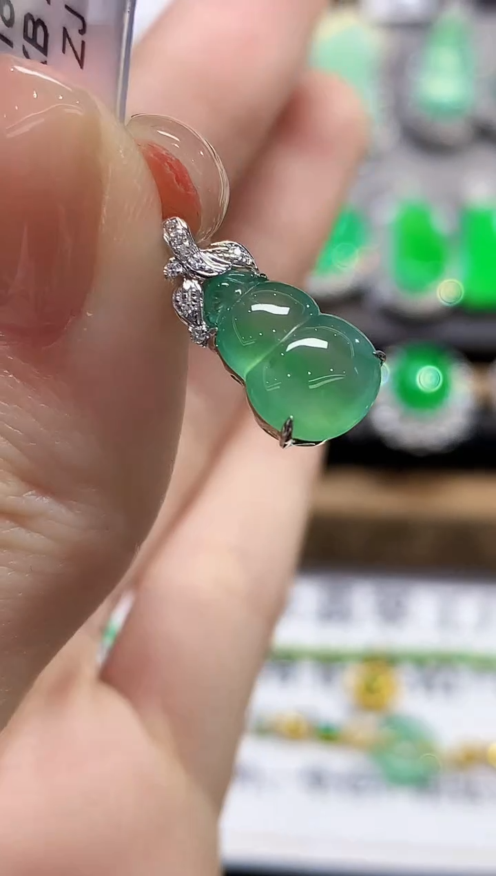 吊坠(不含链)18K金镶嵌翡翠JS多样性发其一