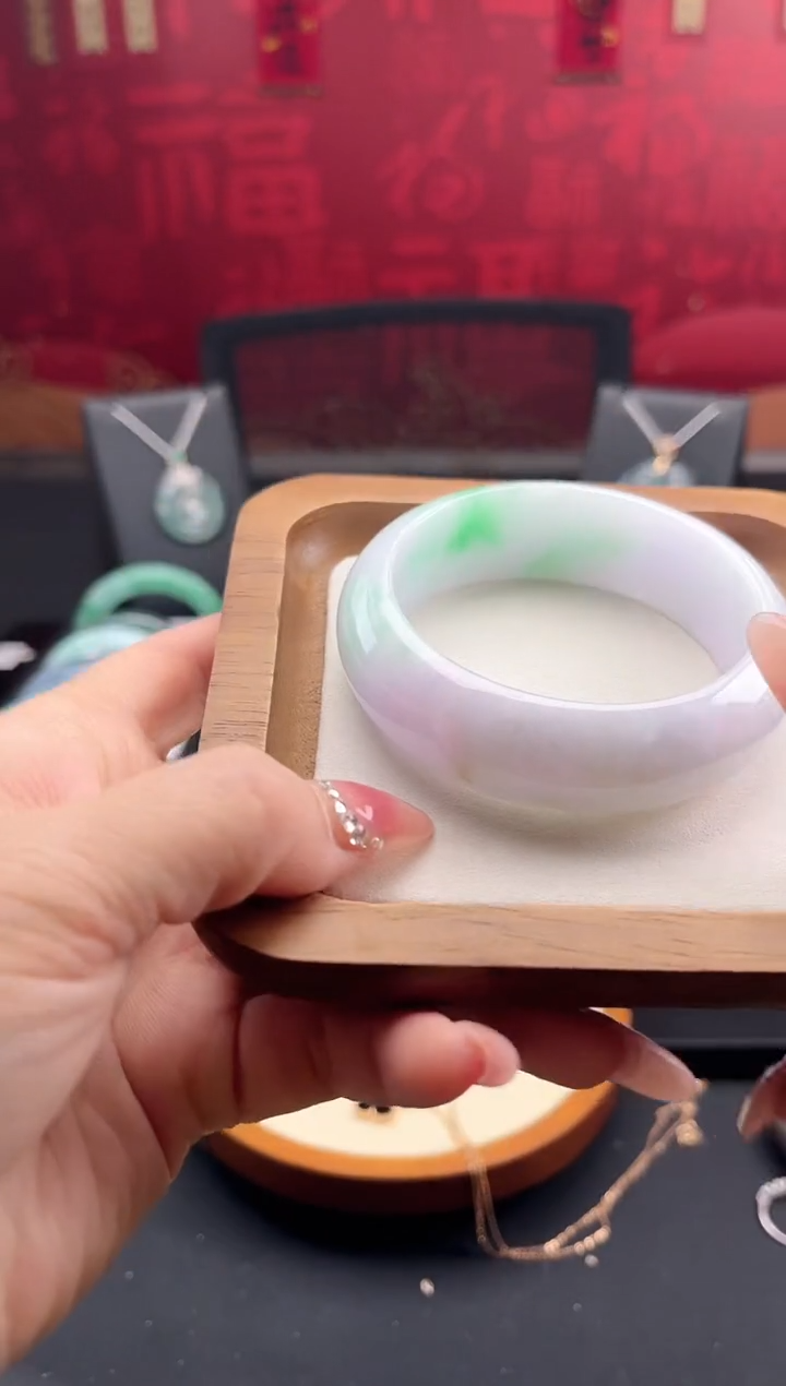 【闪购商品】翡翠手镯未镶嵌手镯